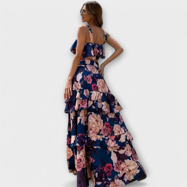 Buntes Sommer-Strand-Outfit mit Maxi-Rock