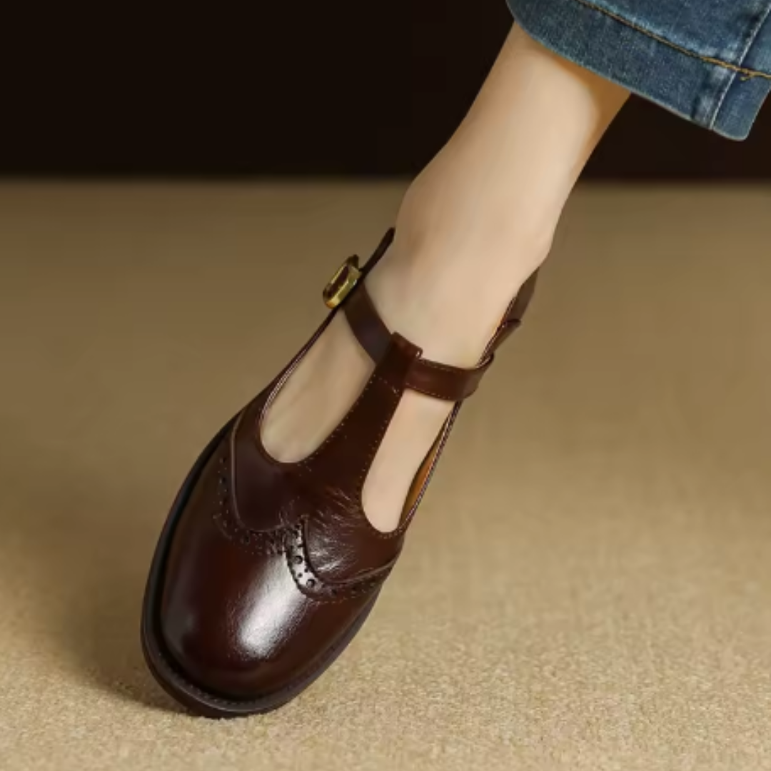 Amelie – T-Steg-Schuhe im Budapester Stil