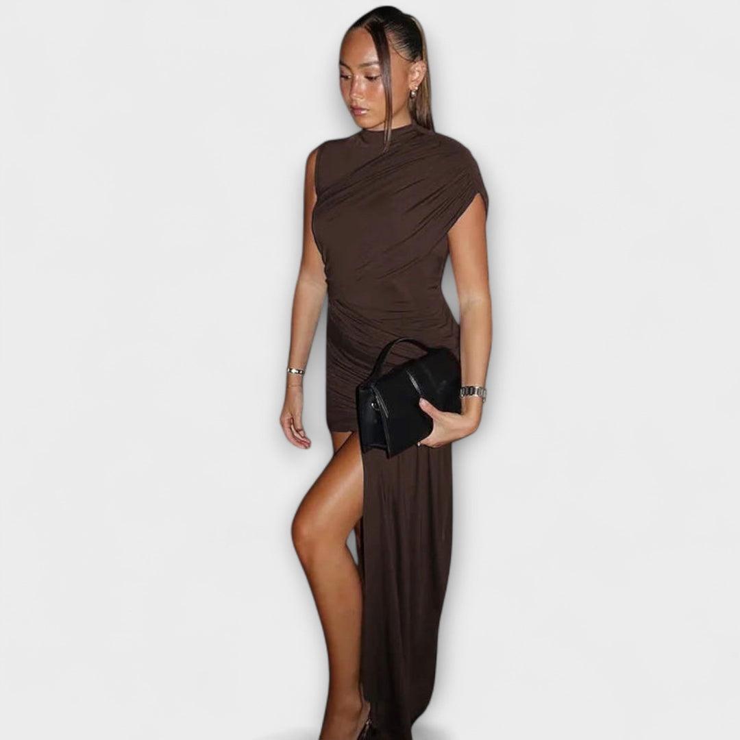 Lila - Braunes Plissee-Kleid mit Rundhalsausschnitt