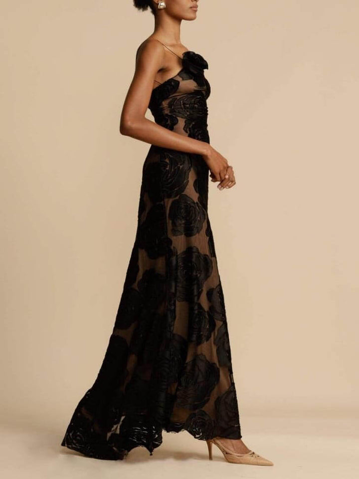 Arabella | Schwarzes geblümtes trägerloses Damen-Maxikleid mit Cut-out für Hochzeitsgäste