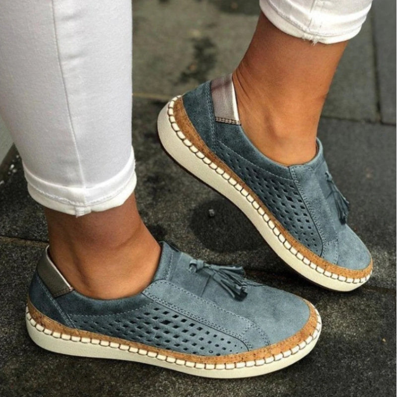 Isabelle | Perforierte Wildleder-Loafer mit Quaste für Damen