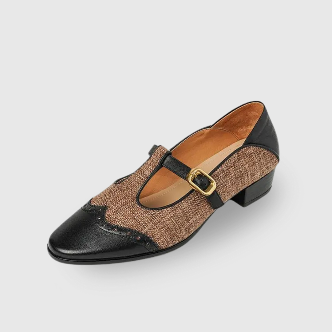 Sophie – Flache T-Steg-Schuhe mit Lochmuster