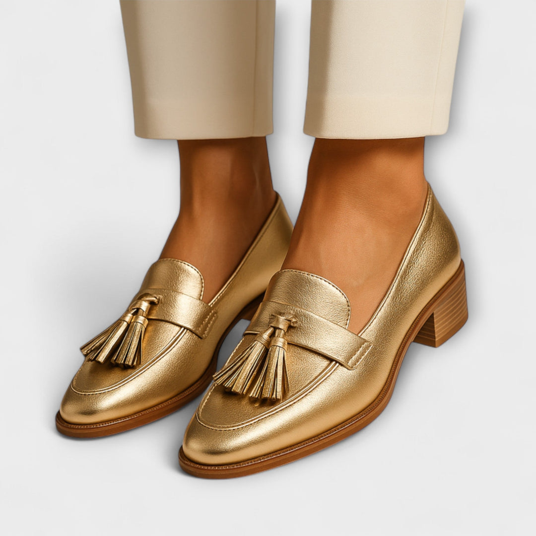 Klothilde - Goldene Loafer mit Quasten