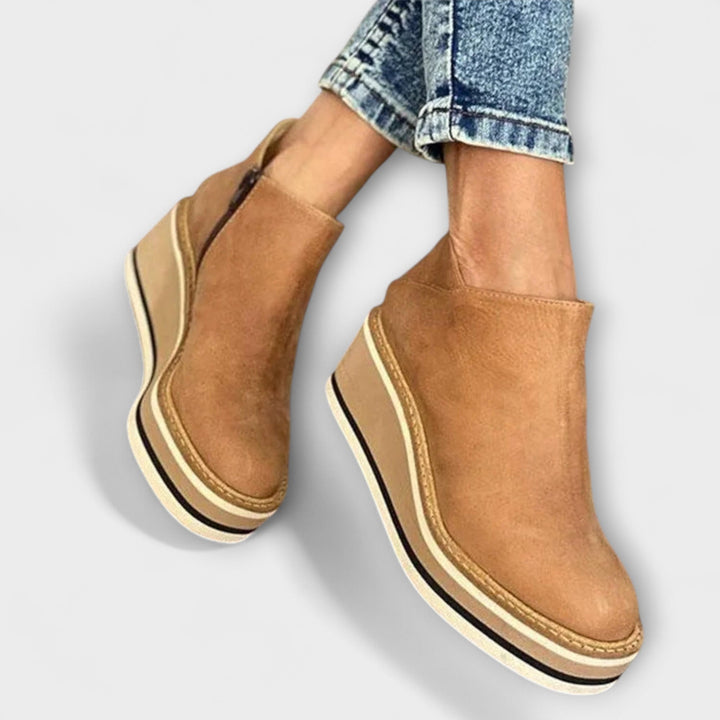 Brunhilde - Goldene Chelsea-Stiefeletten