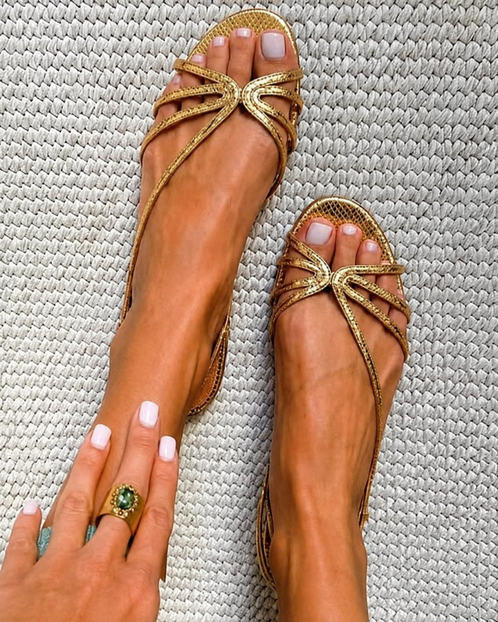 Rita | Goldene Sandalen Eleganz des Sommers