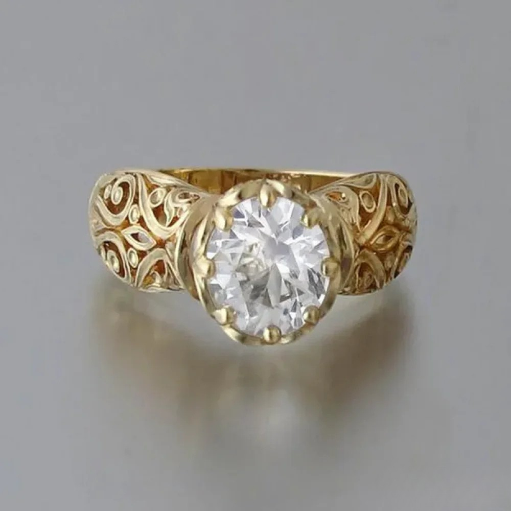 Eleganter Ring mit weissem