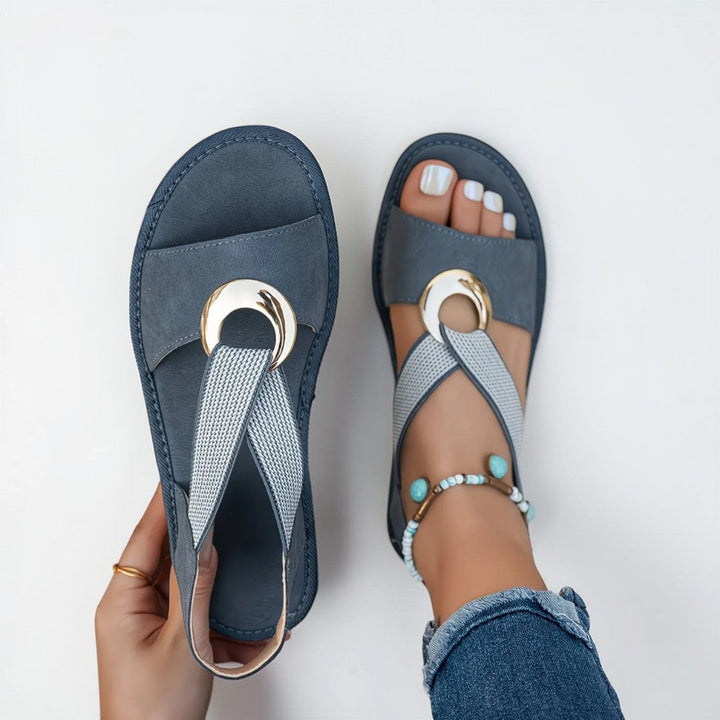Mila | Flache Sandalen mit Metall-Schnalle