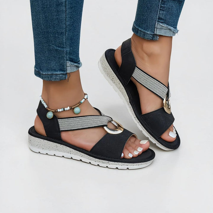 Mila | Flache Sandalen mit Metall-Schnalle