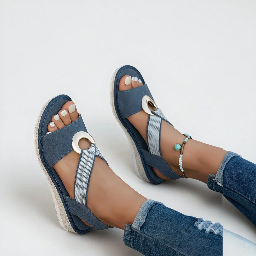 Mila | Flache Sandalen mit Metall-Schnalle