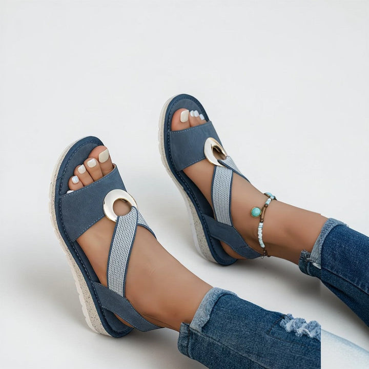 Mila | Flache Sandalen mit Metall-Schnalle