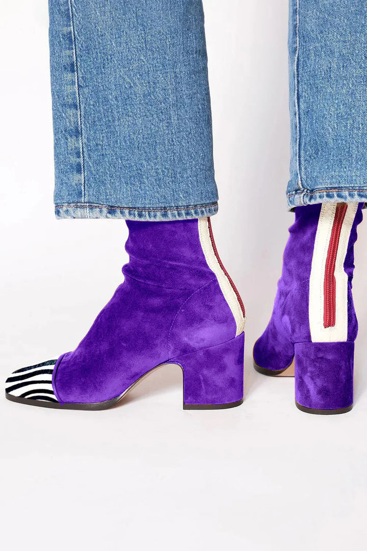 Fabienne | Wildleder-Stiefeletten mit eckiger Spitze, Blockabsatz und Kontraststreifen für Damen