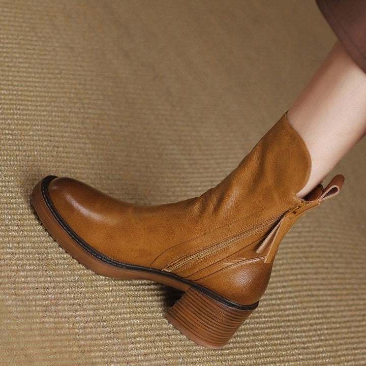 Zaria | Stiefeletten mit Blockabsatz in Holzoptik und Reissverschluss für Damen
