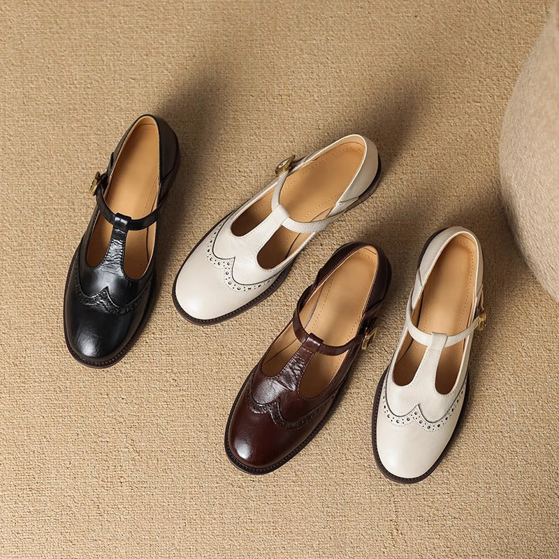 Amelie – T-Steg-Schuhe im Budapester Stil
