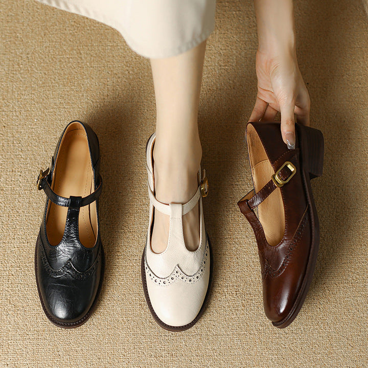 Amelie – T-Steg-Schuhe im Budapester Stil