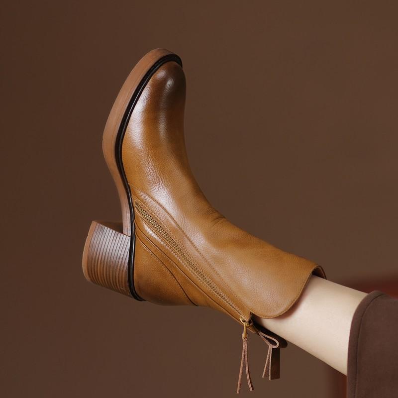 Zaria | Stiefeletten mit Blockabsatz in Holzoptik und Reissverschluss für Damen
