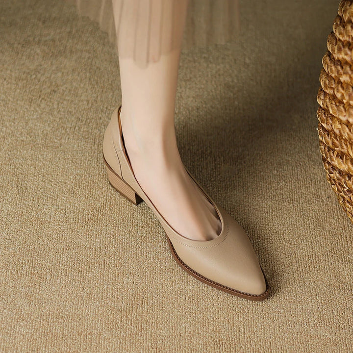 Ella – Spitz zulaufende Ballerinas mit flachem Absatz
