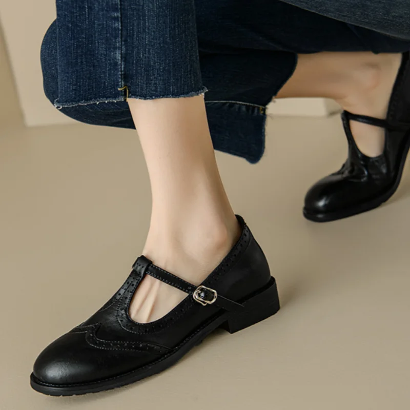 Johanna – T-Steg-Schuhe mit gewellter Kante