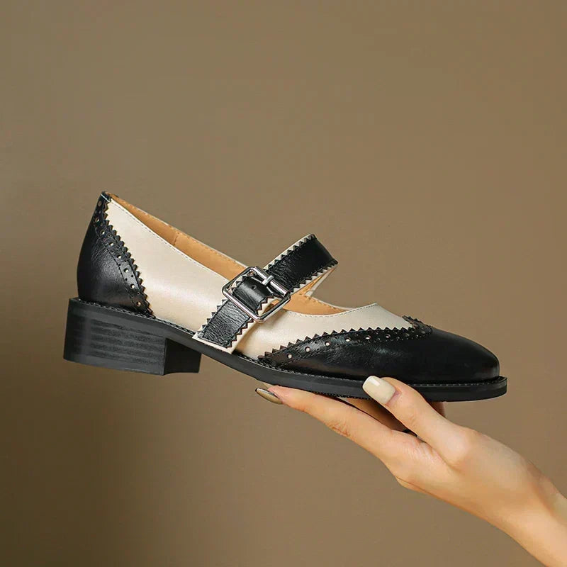 Paula – Zweifarbige Mary-Jane-Schuhe im Budapester Stil