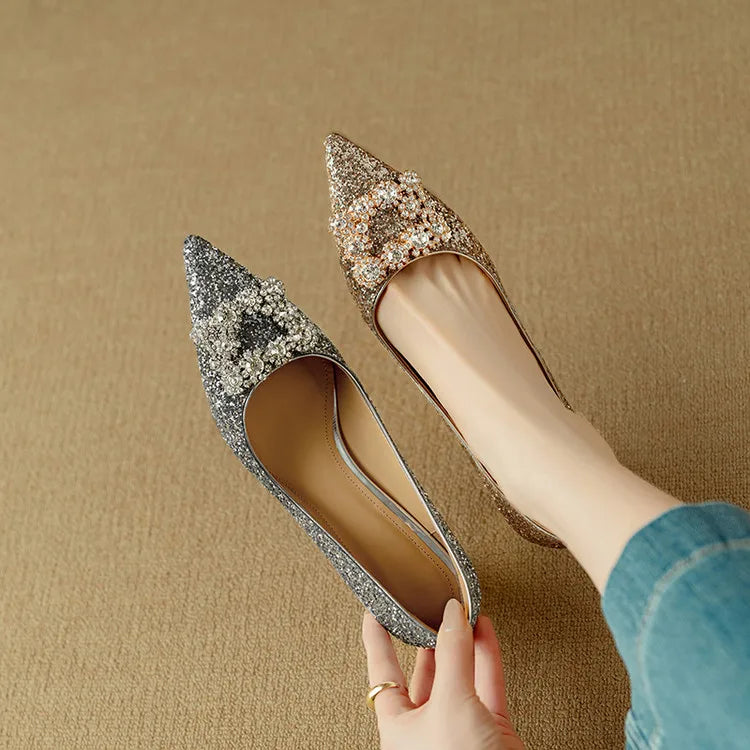 Theresa – Glitzer-Pumps mit Schmuckschnalle