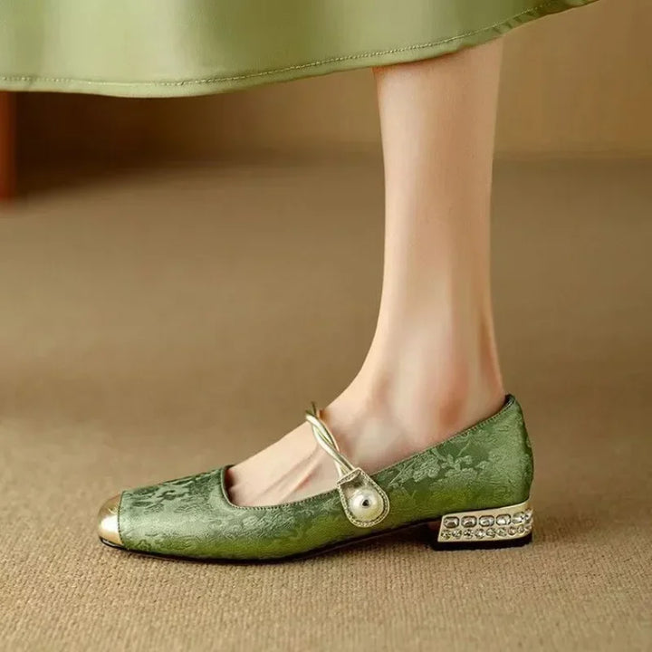 Frieda – Mary-Jane-Schuhe mit Metallkappe und Perlenschnalle