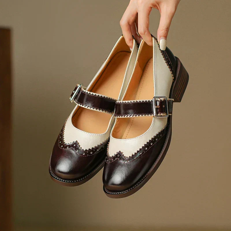 Paula – Zweifarbige Mary-Jane-Schuhe im Budapester Stil