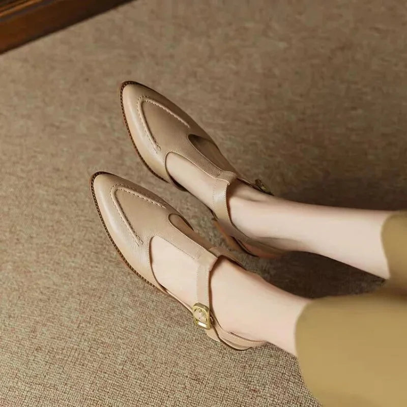 Hannah – T-Steg-Schuhe mit Schnalle und niedrigem Absatz