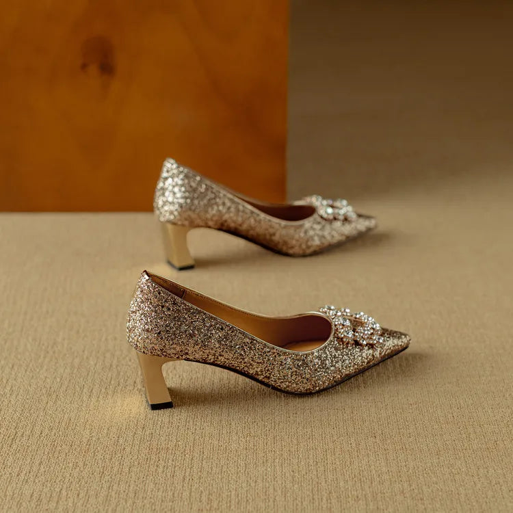 Theresa – Glitzer-Pumps mit Schmuckschnalle