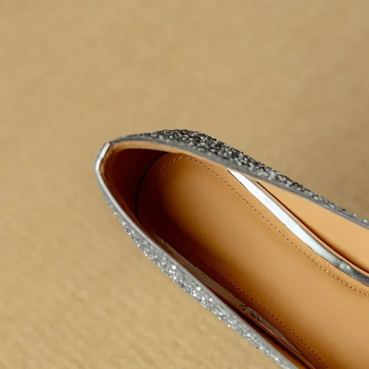 Theresa – Glitzer-Pumps mit Schmuckschnalle