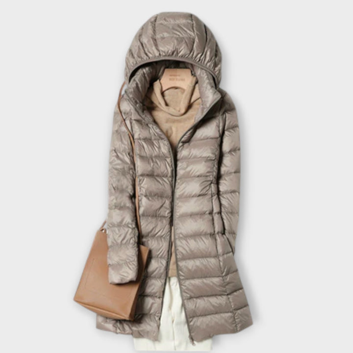 Annika - Beige ultraleichte Daunenjacke mit Kapuze