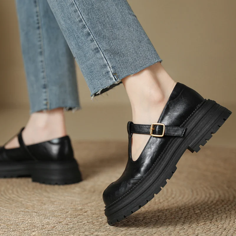 Luisa – T-Steg-Schuhe mit Plateausohle