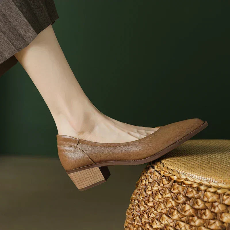 Ella – Spitz zulaufende Ballerinas mit flachem Absatz