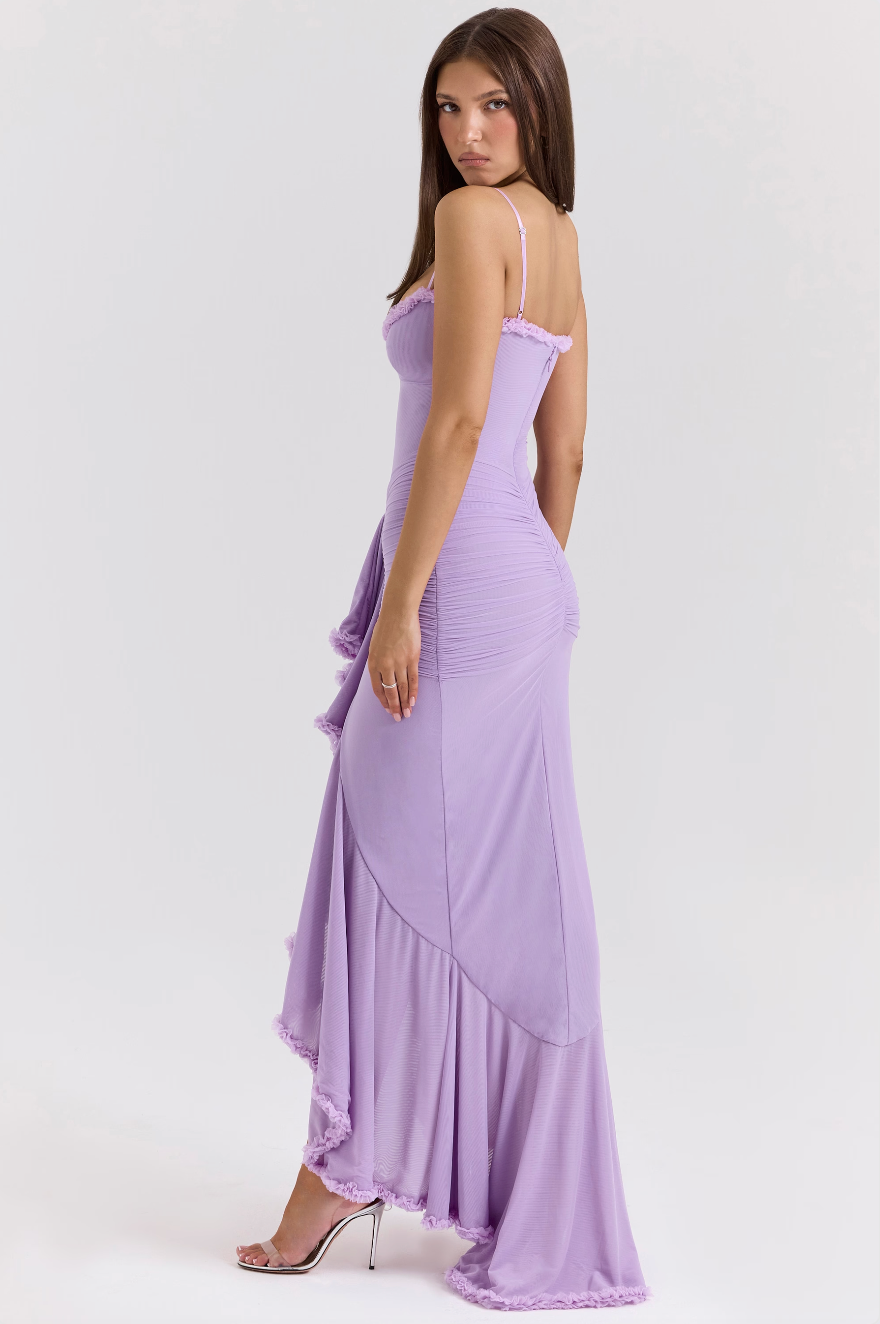 Alexandra | Gerafftes Damen-Maxikleid mit Herzausschnitt und asymmetrischem Volantsaum für Hochzeitsgäste