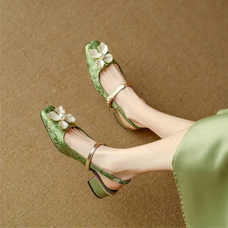Mathilde – Mary-Jane-Schuhe mit Blüten-Applikation