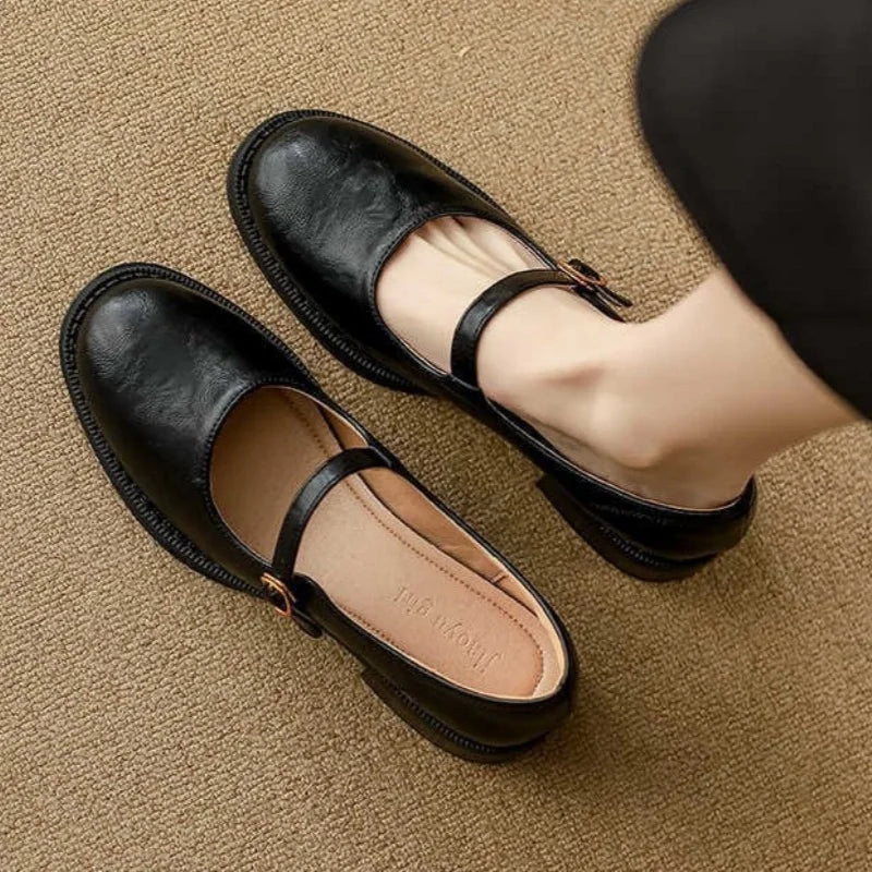 Marlene – Flache Mary-Jane-Schuhe mit Zackenkante