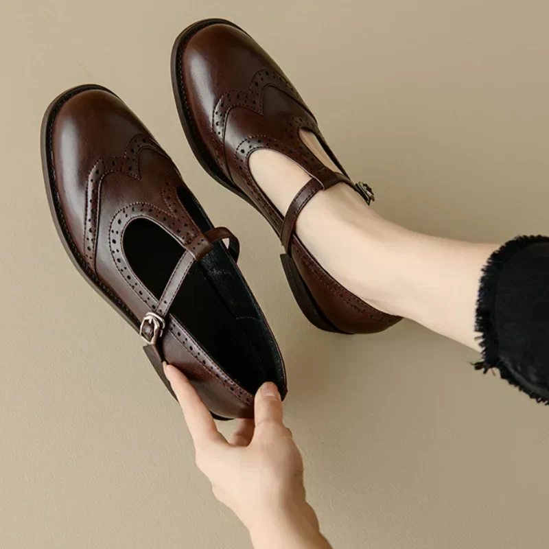 Johanna – T-Steg-Schuhe mit gewellter Kante