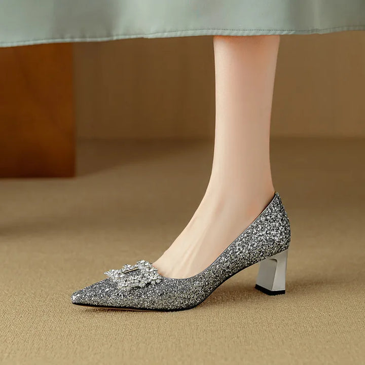 Theresa – Glitzer-Pumps mit Schmuckschnalle