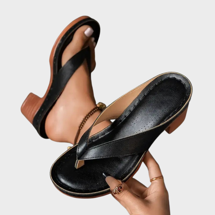 Ingeborg – Elegante Zehensteg-Sandalen
