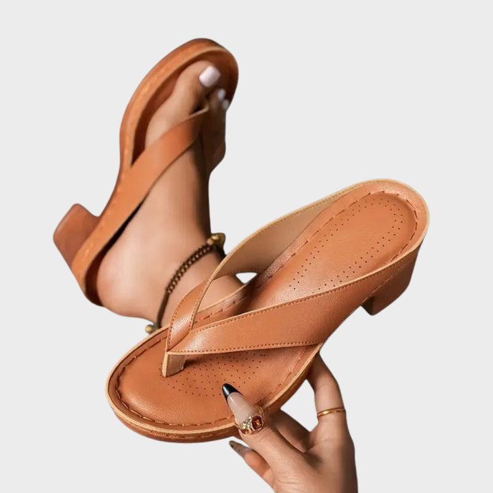 Ingeborg – Elegante Zehensteg-Sandalen