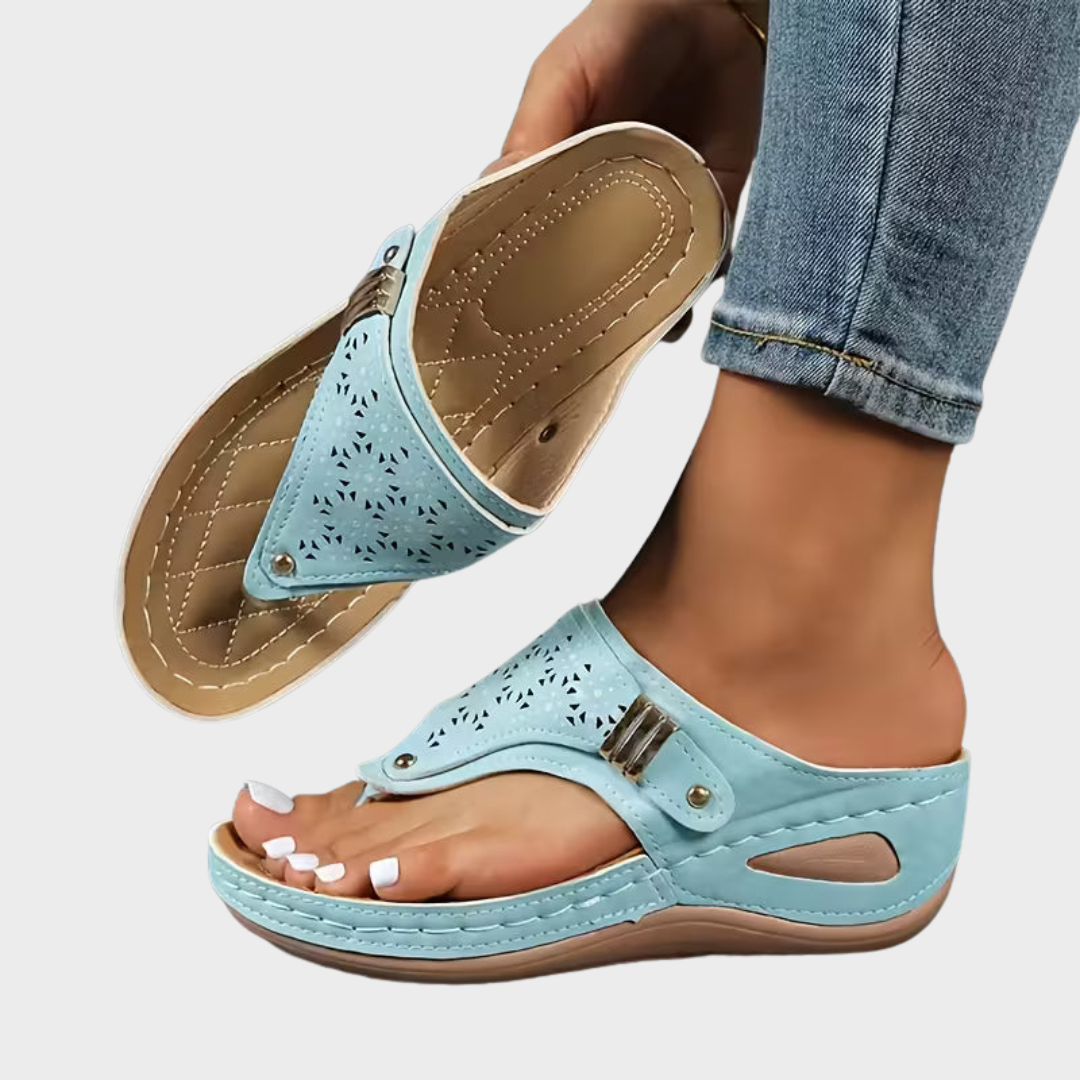 Ursula – Bequeme Zehensteg-Sandalen mit Keilabsatz