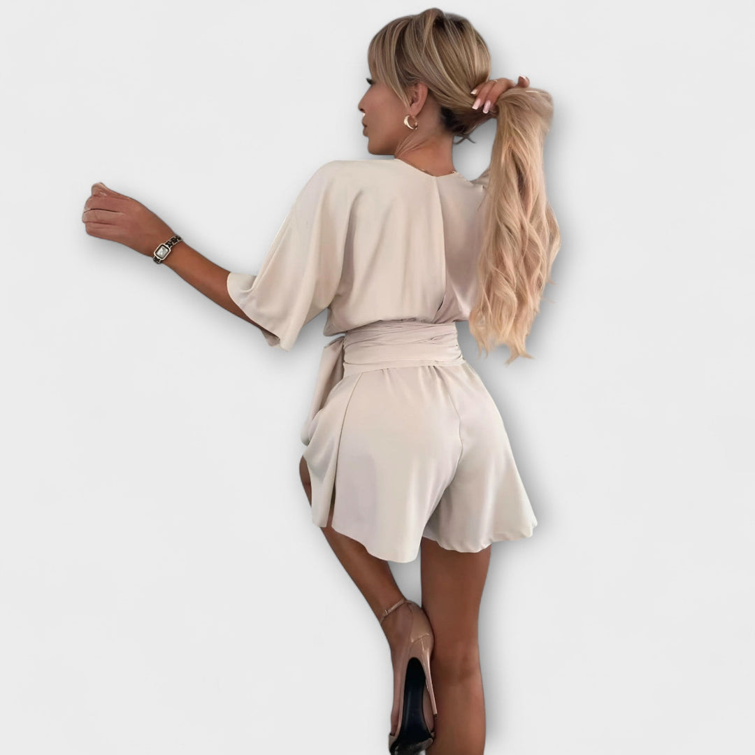 Sofie - Eleganter taillierter Jumpsuit in Salbeigrün