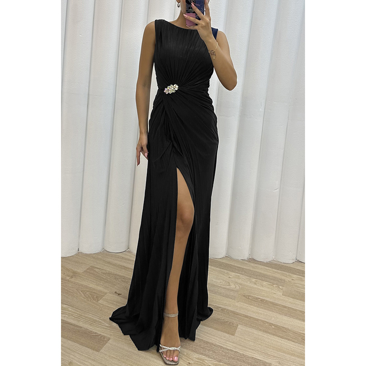 Armelle | Plissiertes Damen-Maxikleid für Hochzeitsgäste mit Schmuckdetail und Schlitz