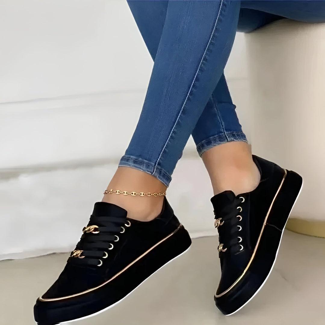 Katarzyna | Plateau-Sneakers mit Schnürung und Kettendetails für Damen