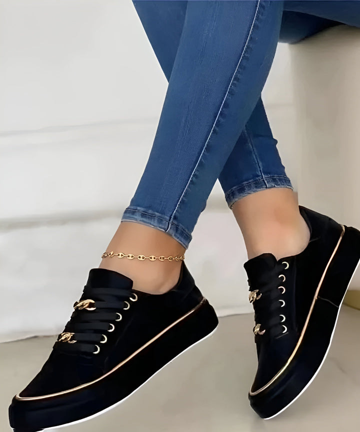 Katarzyna | Plateau-Sneakers mit Schnürung und Kettendetails für Damen