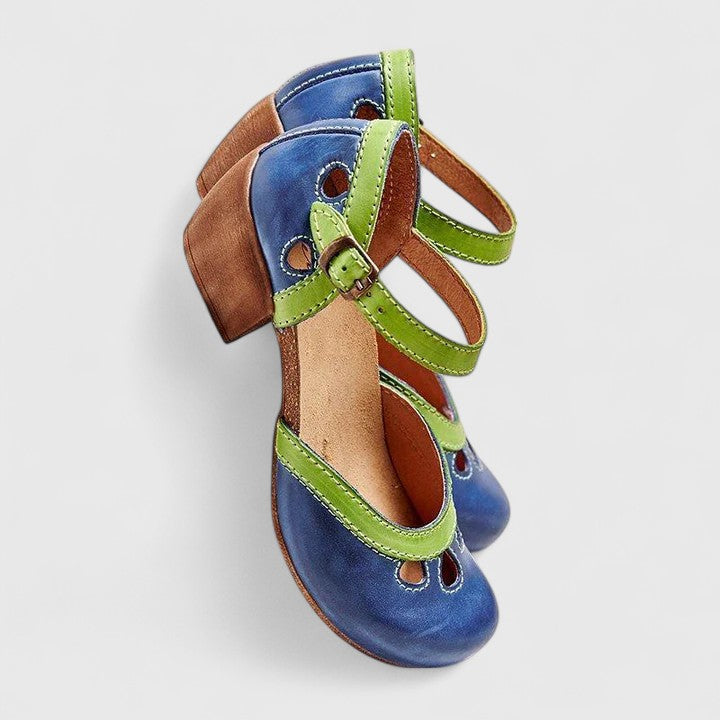 Klothilde - Sandalen mit Nieten in Blau
