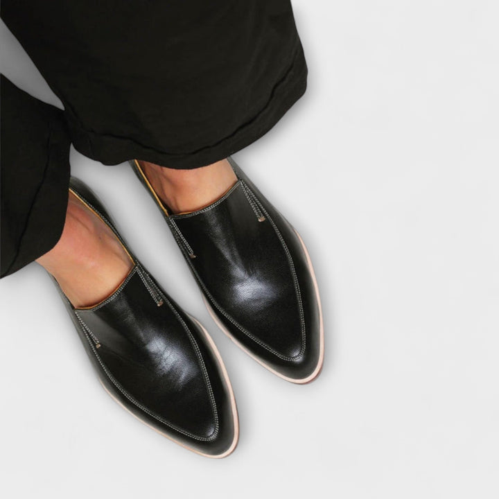 Hildrun - Schwarze Leder-Slipper