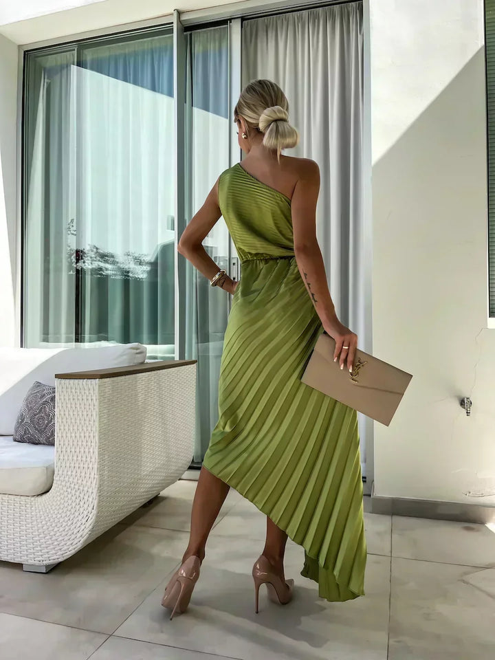 Juliette | Plissiertes One-Shoulder-Damen-Midikleid mit Stoffrose für Hochzeitsgäste
