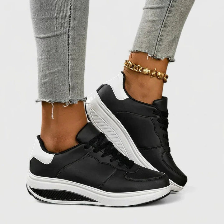 Galilea | Minimalistische Plateau-Sneakers mit Schnürung und glattem Obermaterial für Damen