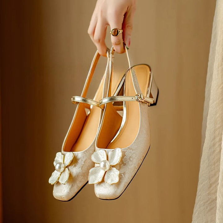 Mathilde – Mary-Jane-Schuhe mit Blüten-Applikation