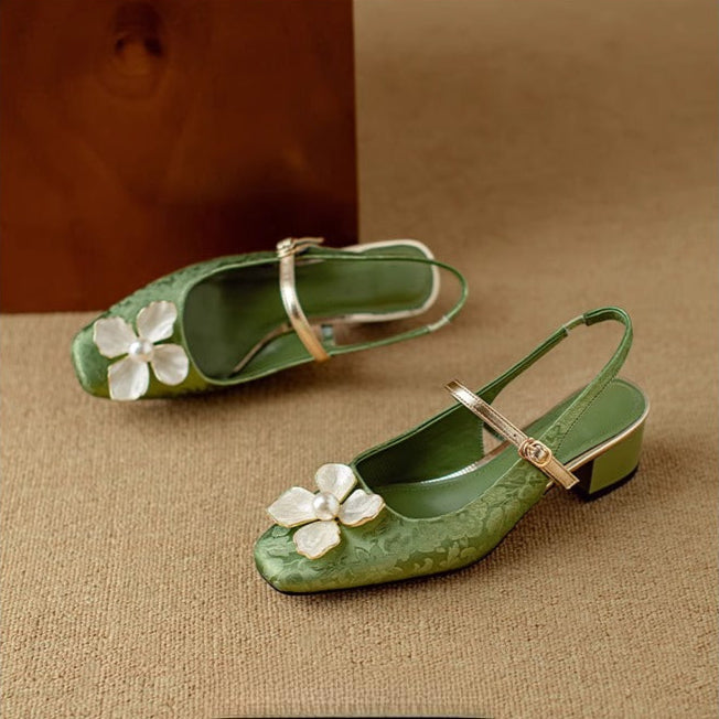 Mathilde – Mary-Jane-Schuhe mit Blüten-Applikation