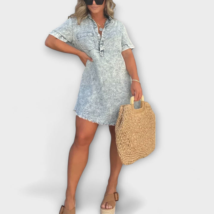 Vera - Hellblaues Denim-Hemdkleid mit Spitze